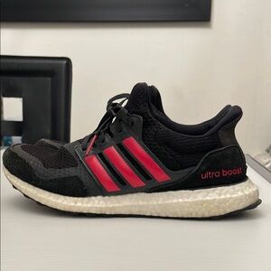 ADIDAS ULTRA BOOST RUNNING SNEAKERS WOMENS SIZE 9